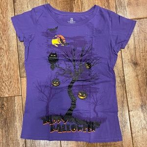 Women’s Halloween shirt size small